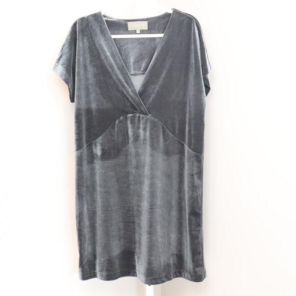 Sundays in Brooklyn Velvet Mini Dress Size L Gray Short Sleeve V-Neck Stretchy - Picture 1 of 7
